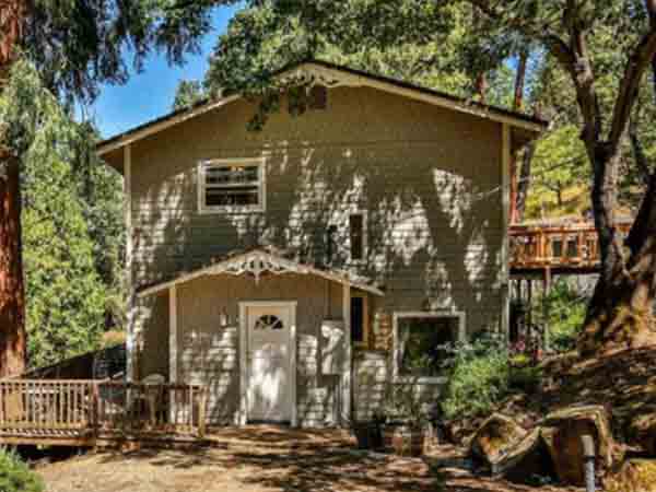 company that flips houses - before photo of a flip